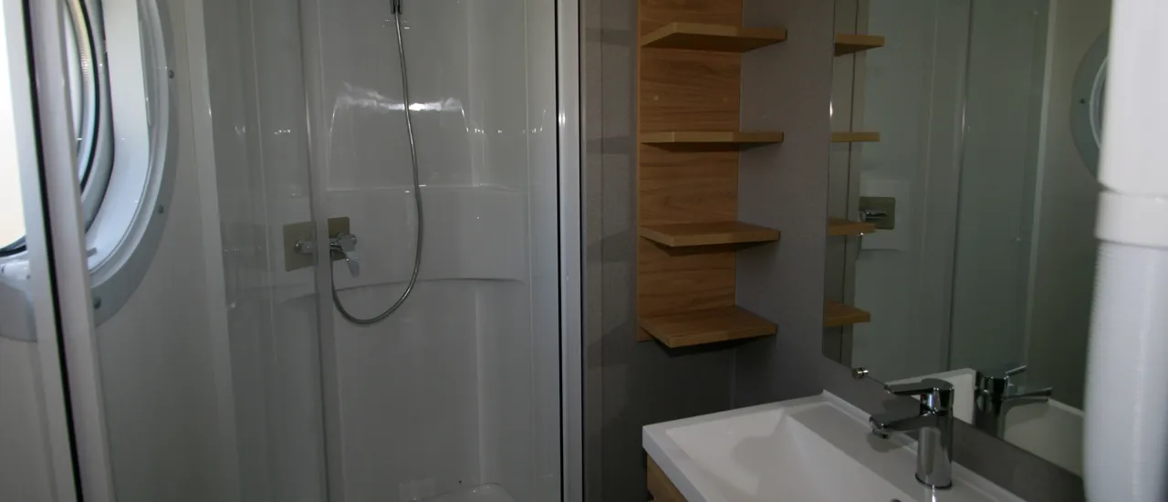 salle de bain dans un Mobil-home tout confort