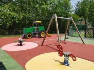 Aire de jeux camping saint pée sur nivelle