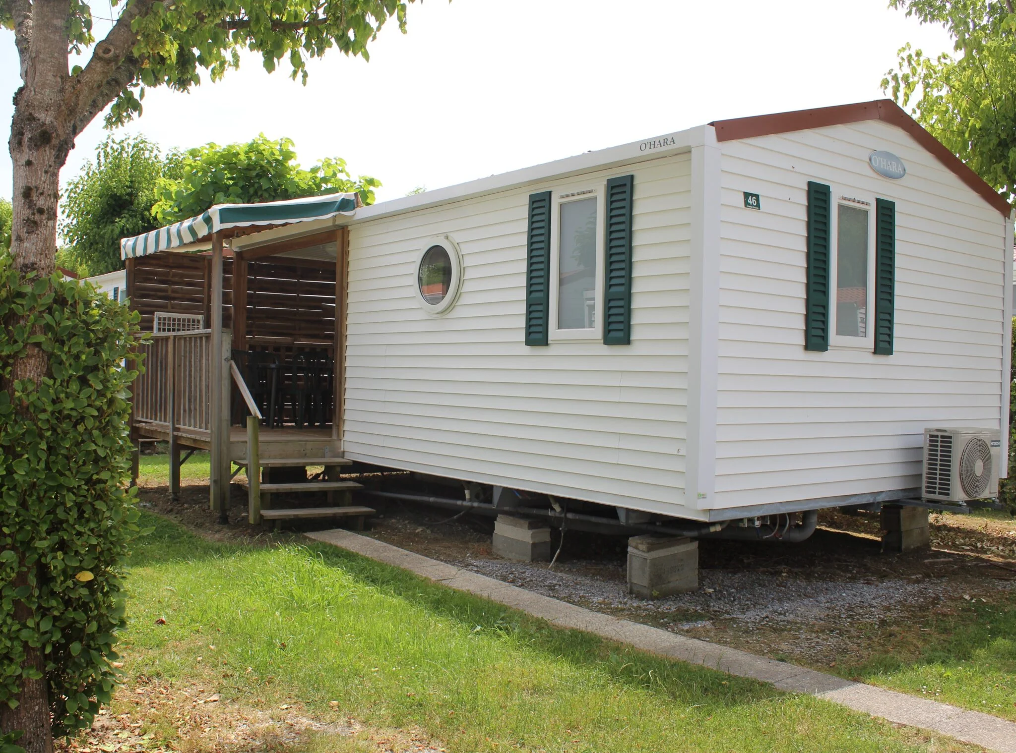 mobilhome 4 personnes avec terrasse couverte et climatisé au pays basque