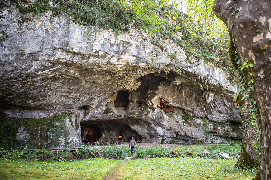 Grottes de Sare près du camping Antton, site naturel emblématique du Pays Basque