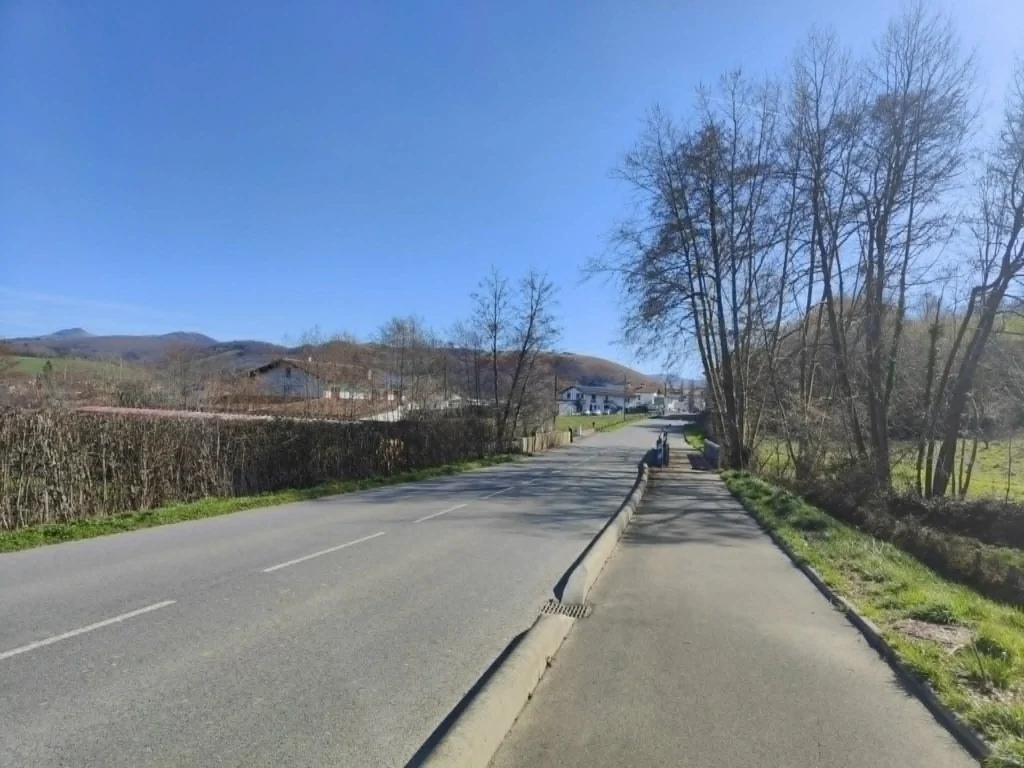 Première section sécurisée de la voie douce reliant Amotz au centre de Saint-Pée-sur-Nivelle